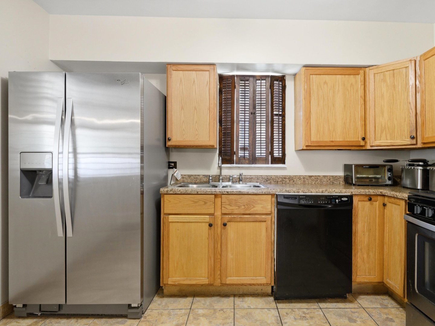 2541 S 14th Avenue, Broadview, IL 60155