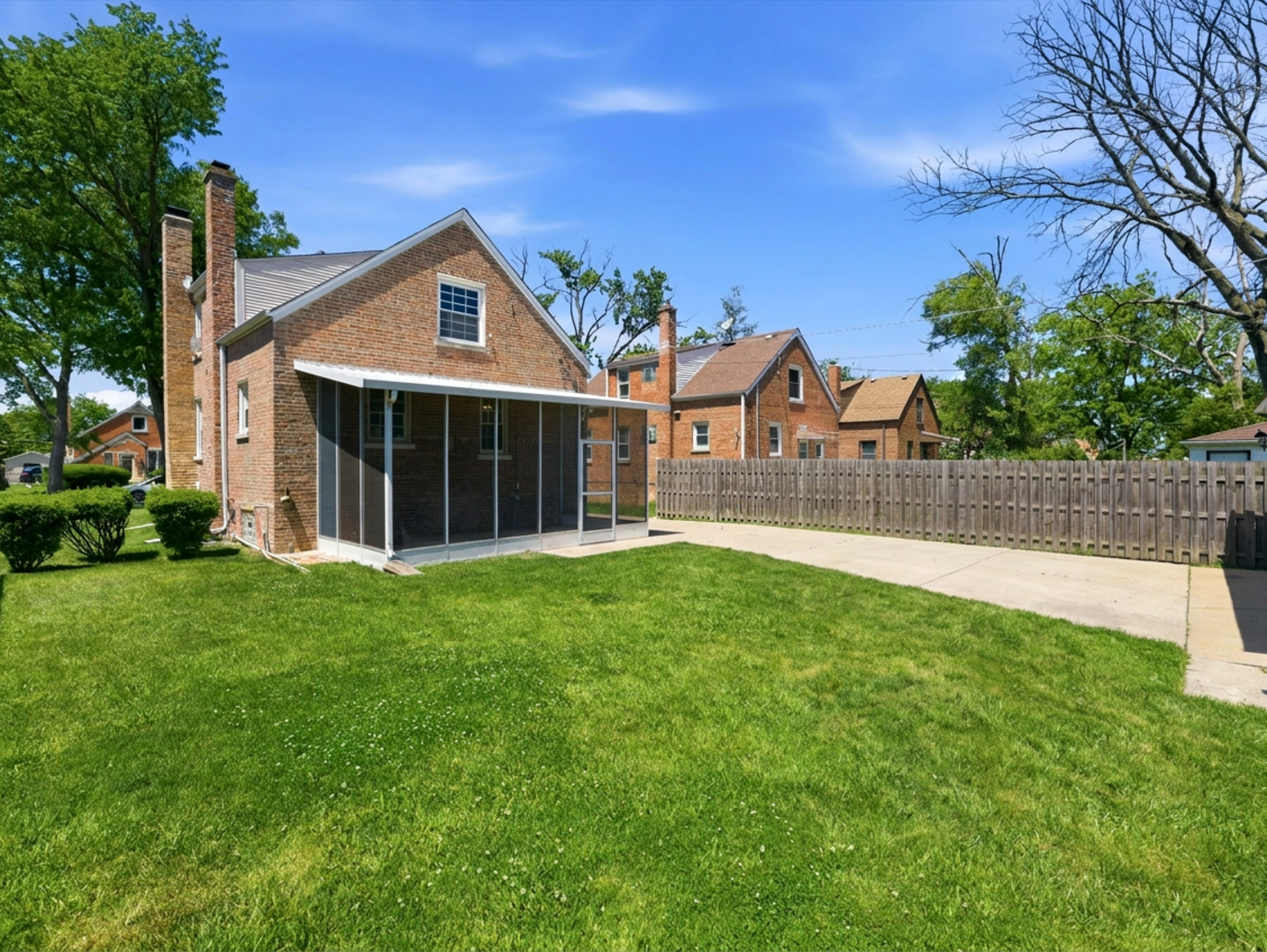 2541 S 14th Avenue, Broadview, IL 60155