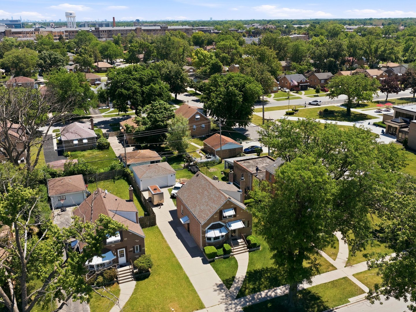 2541 S 14th Avenue, Broadview, IL 60155