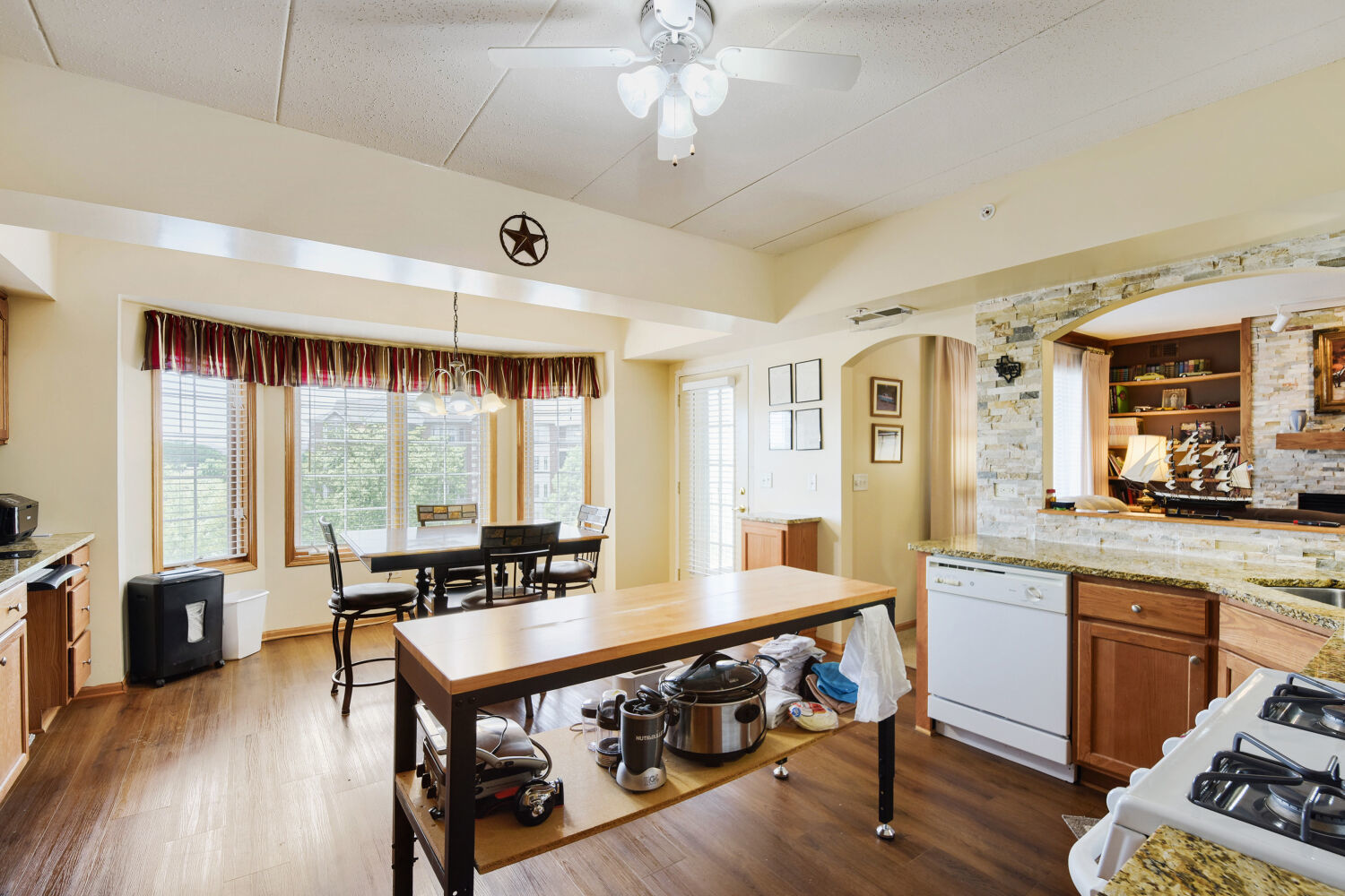 7710 Greenway Boulevard #3NW, Tinley Park, IL 60487