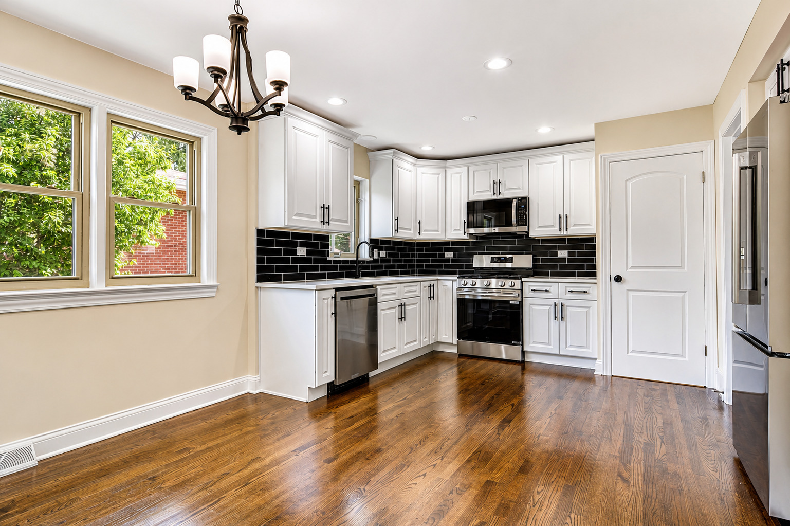 8818 S 55th Court, Oak Lawn, IL 60453
