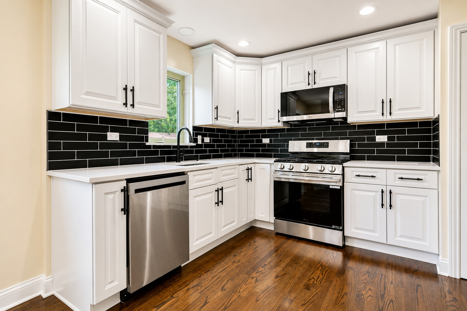 8818 S 55th Court, Oak Lawn, IL 60453