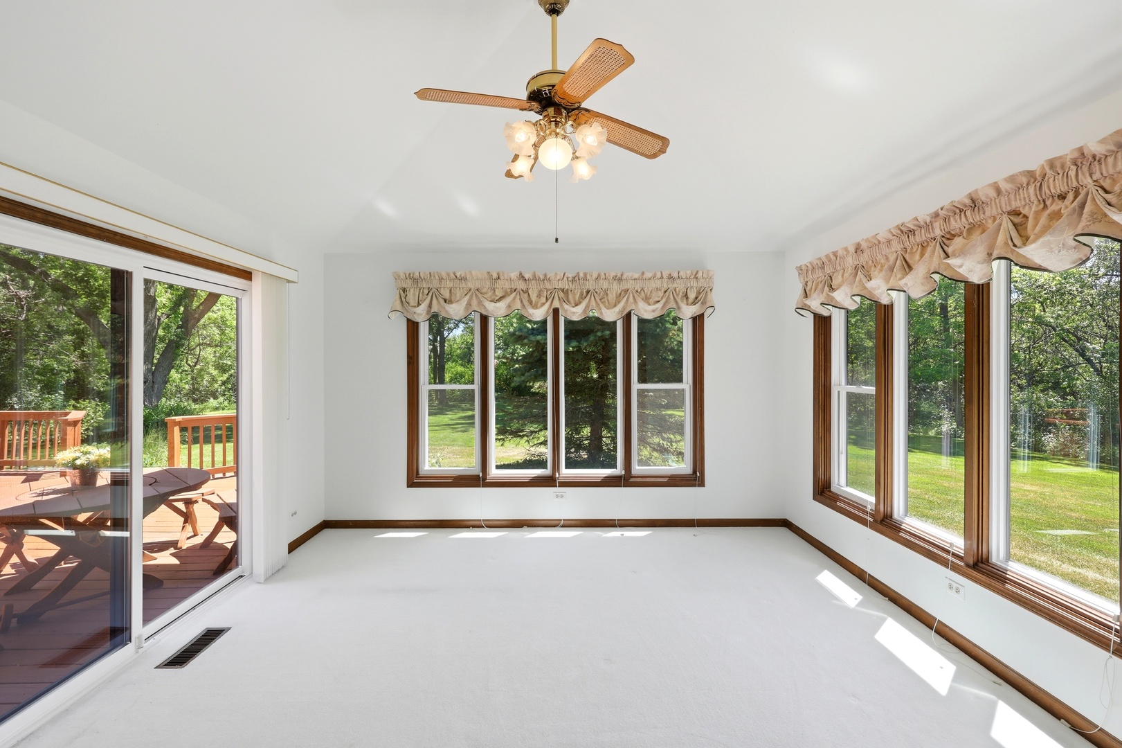 107 Roxborough Place, Inverness, IL 60010