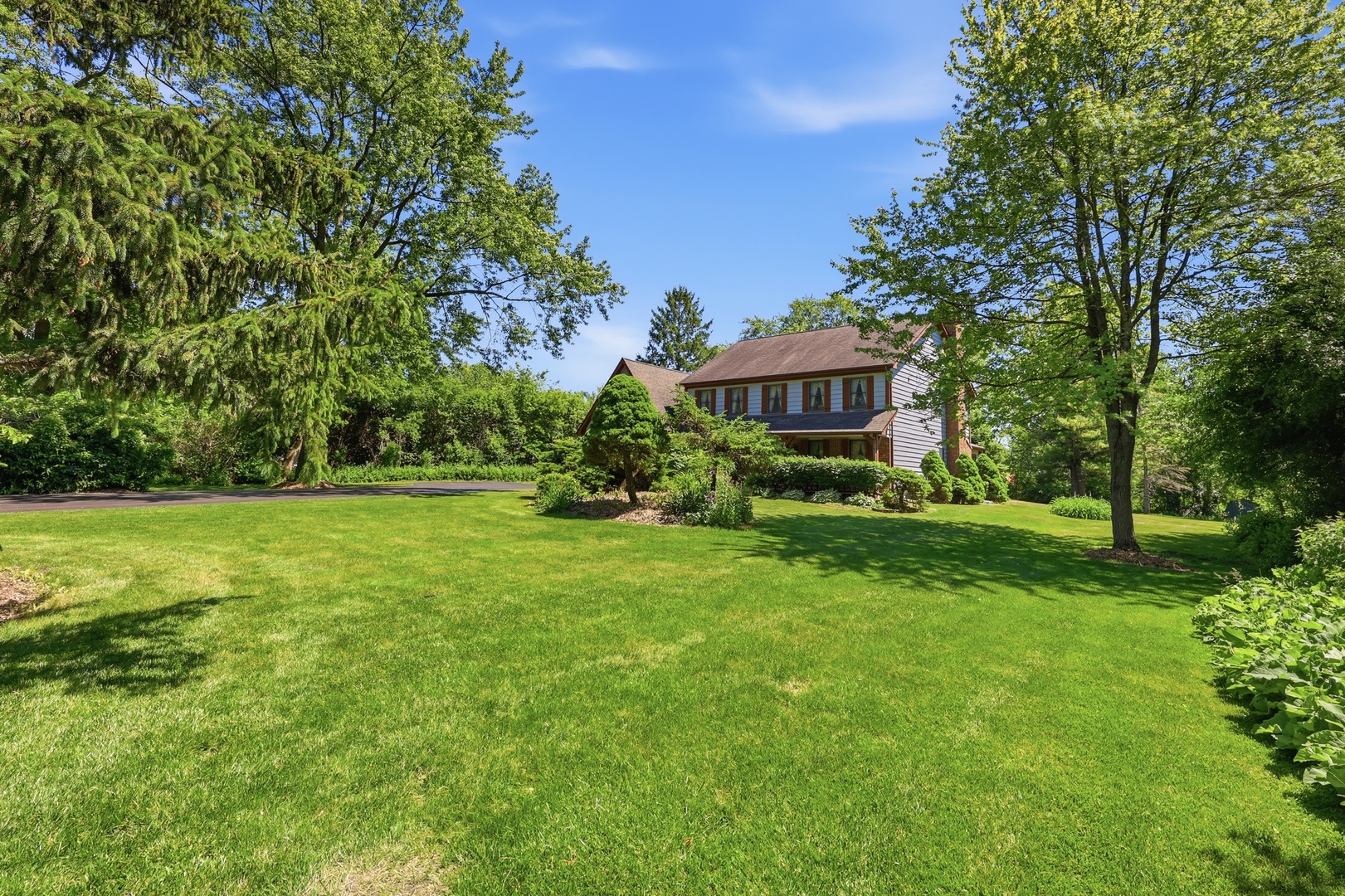 107 Roxborough Place, Inverness, IL 60010