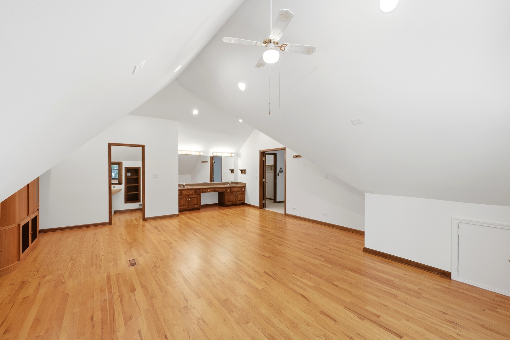 107 Roxborough Place, Inverness, IL 60010