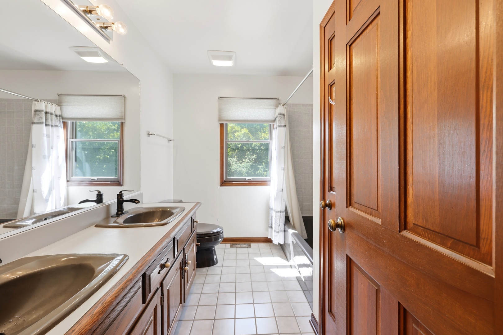 107 Roxborough Place, Inverness, IL 60010