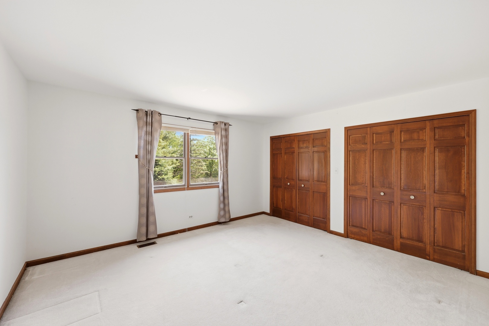 107 Roxborough Place, Inverness, IL 60010