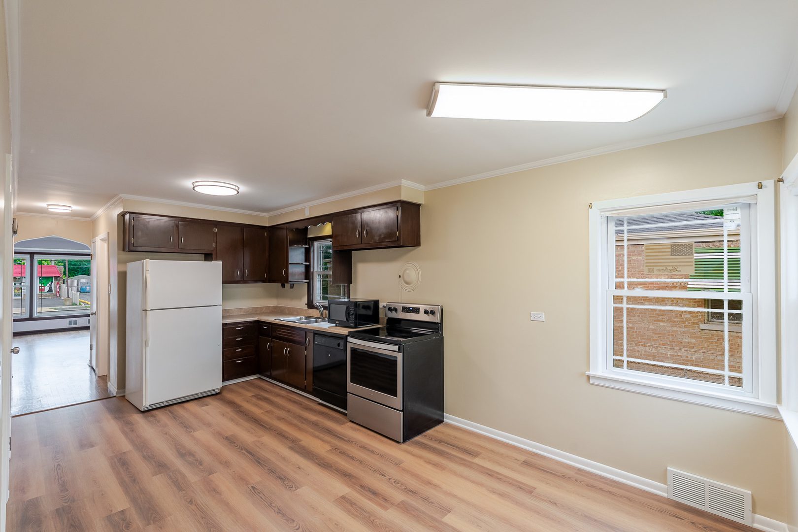 690 E Sibley Boulevard, Dolton, IL 60419