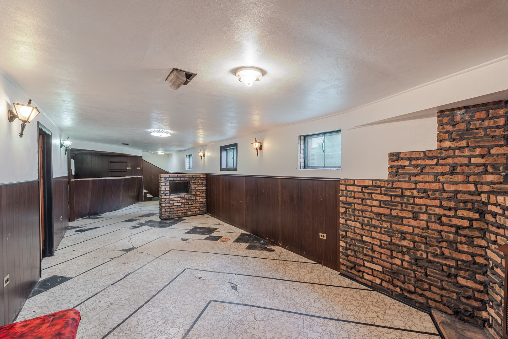690 E Sibley Boulevard, Dolton, IL 60419