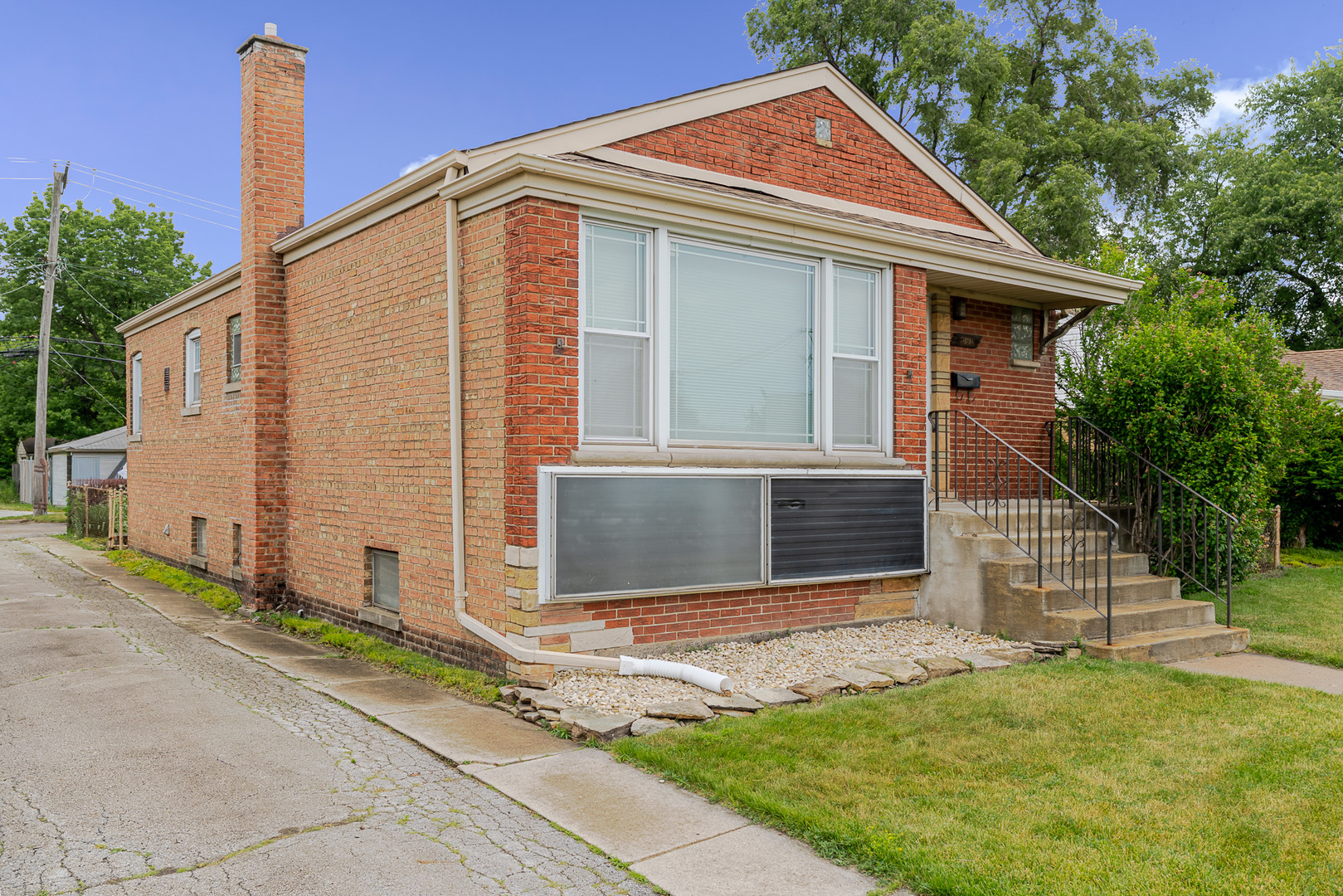 690 E Sibley Boulevard, Dolton, IL 60419