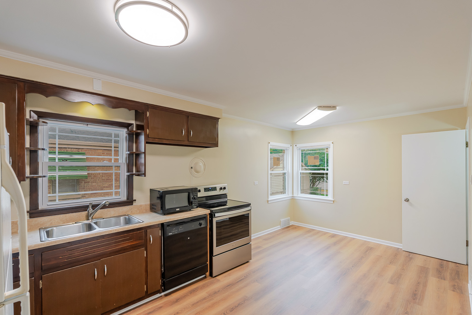 690 E Sibley Boulevard, Dolton, IL 60419