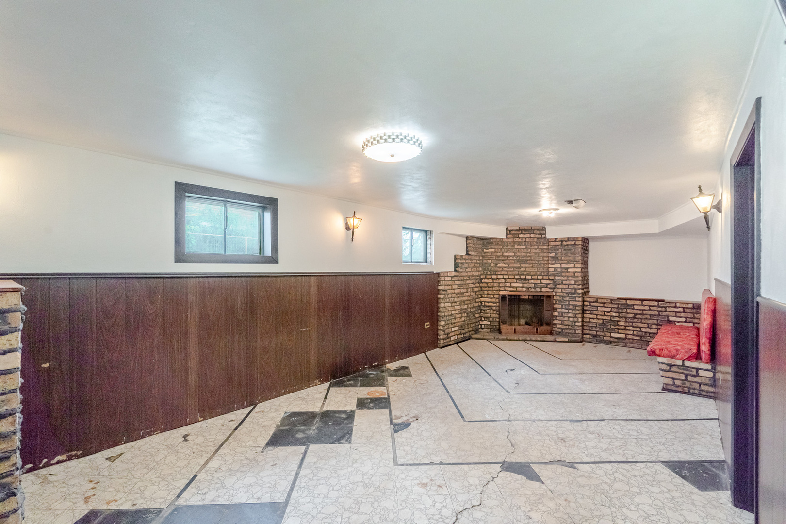690 E Sibley Boulevard, Dolton, IL 60419