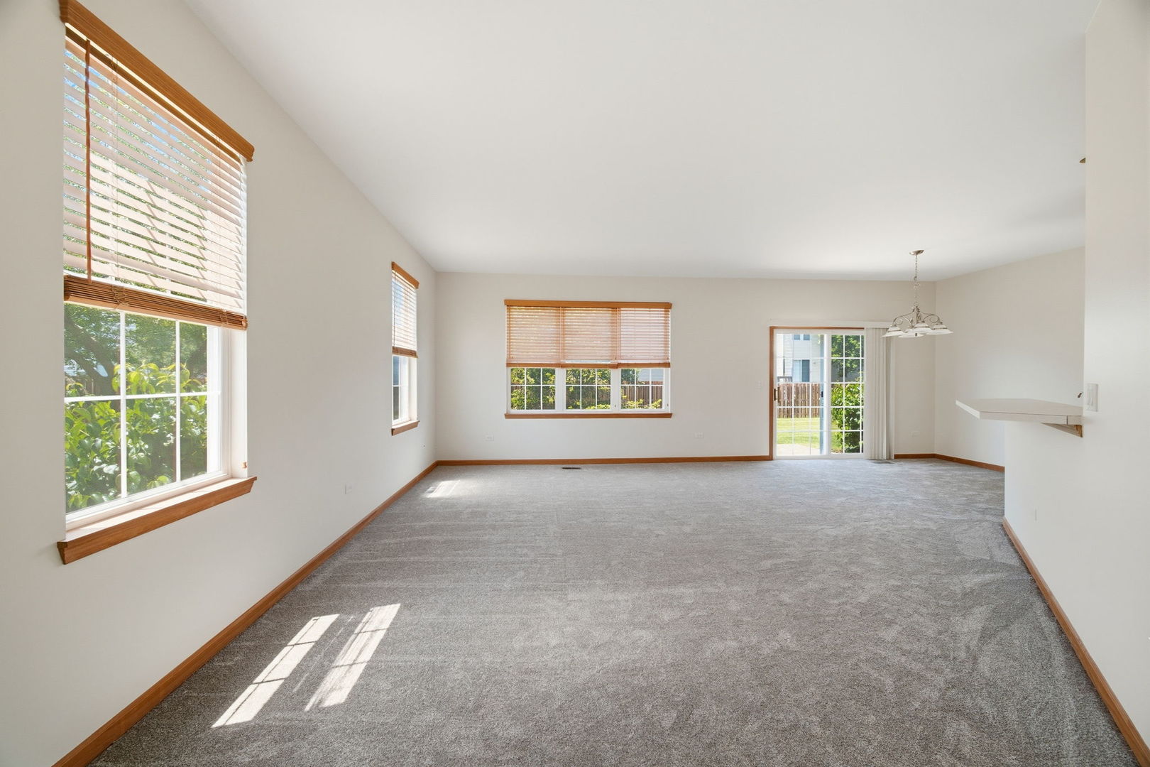 16340 Crescent Lake Drive, Crest Hill, IL 60403