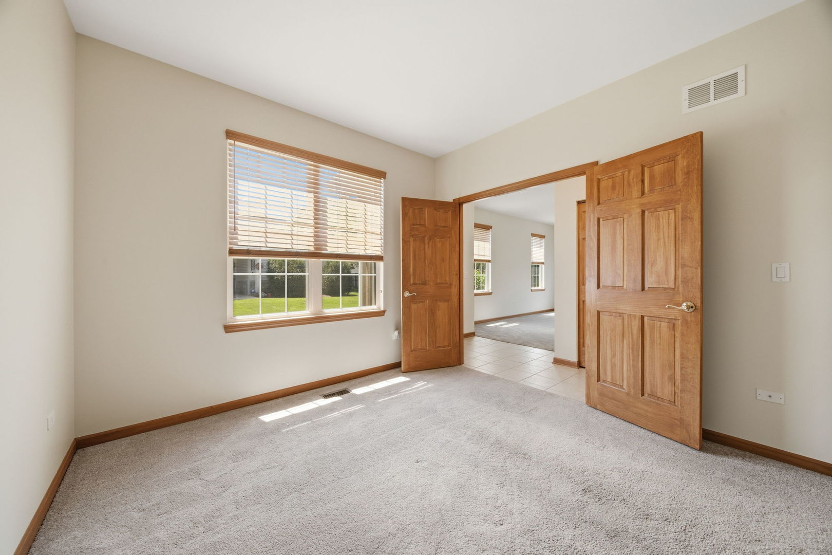 16340 Crescent Lake Drive, Crest Hill, IL 60403