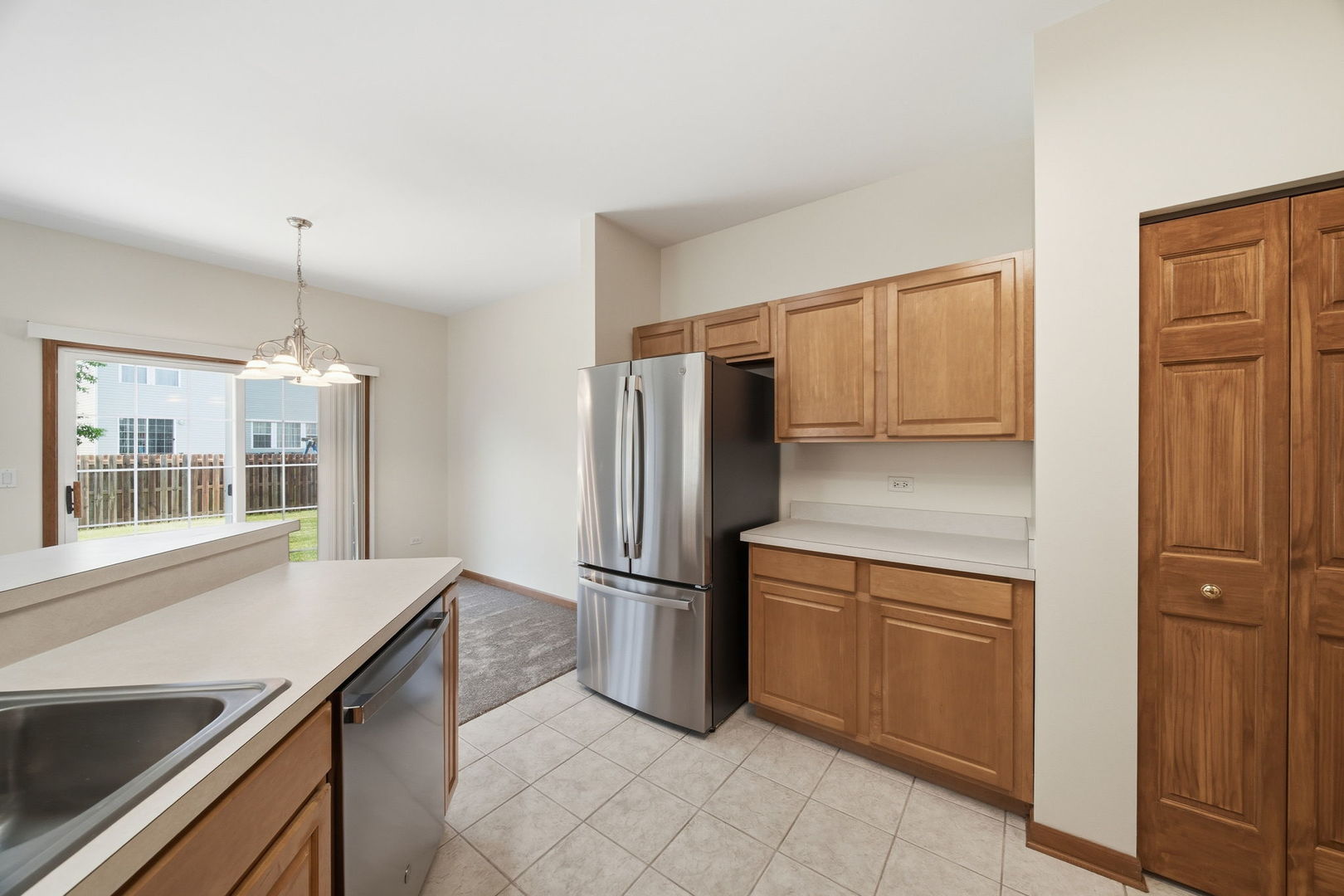 16340 Crescent Lake Drive, Crest Hill, IL 60403