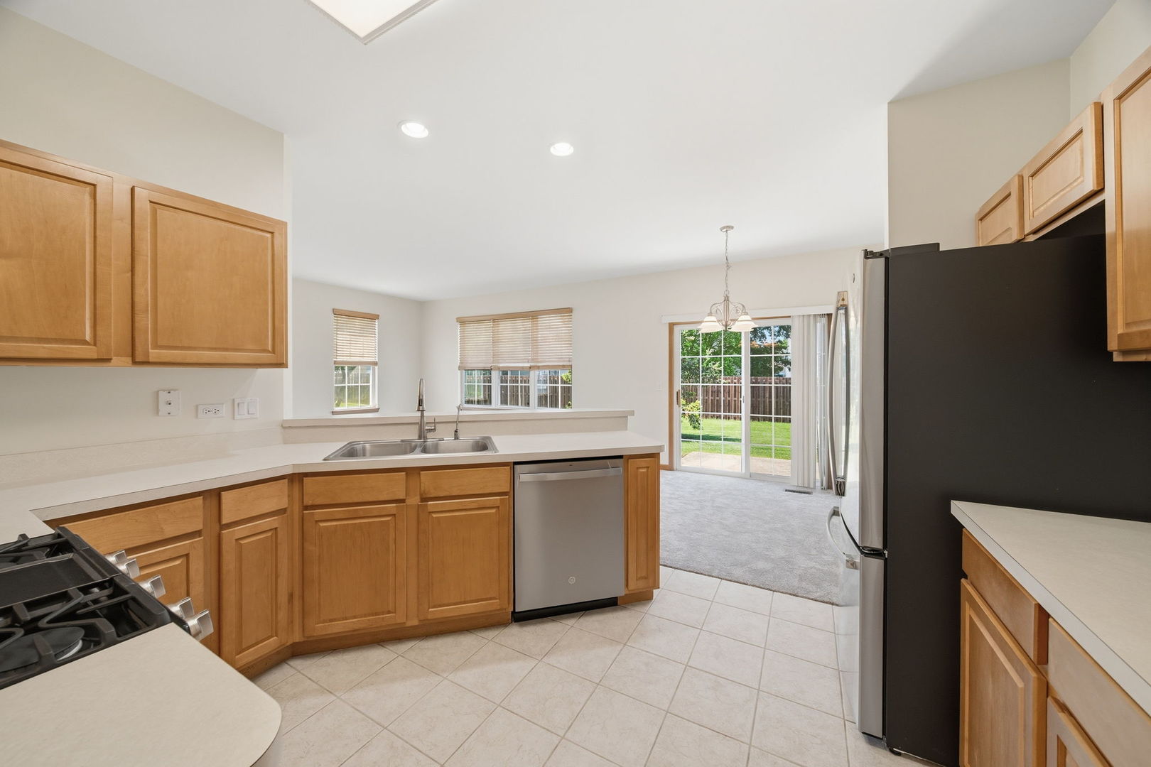 16340 Crescent Lake Drive, Crest Hill, IL 60403