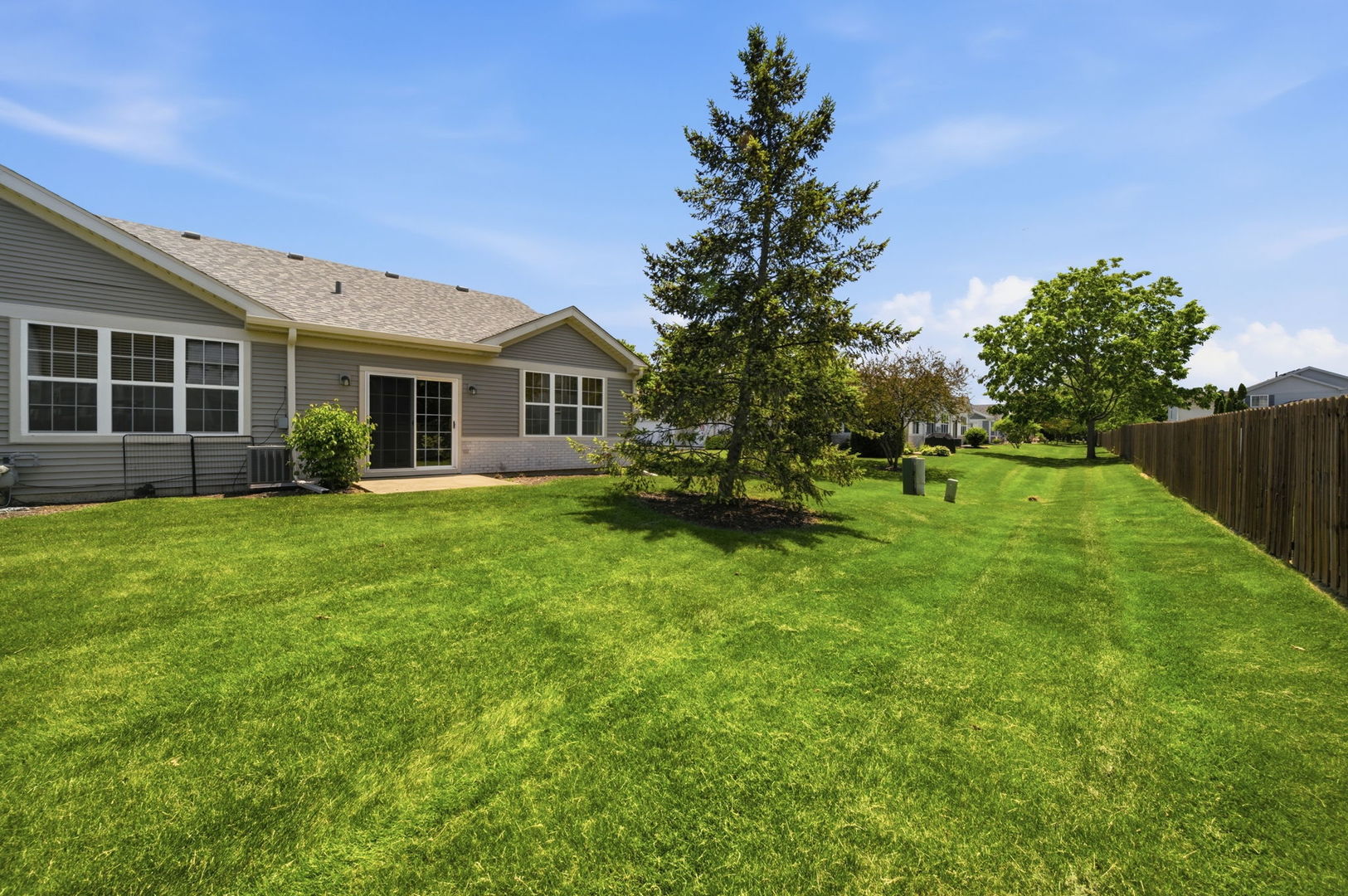 16340 Crescent Lake Drive, Crest Hill, IL 60403