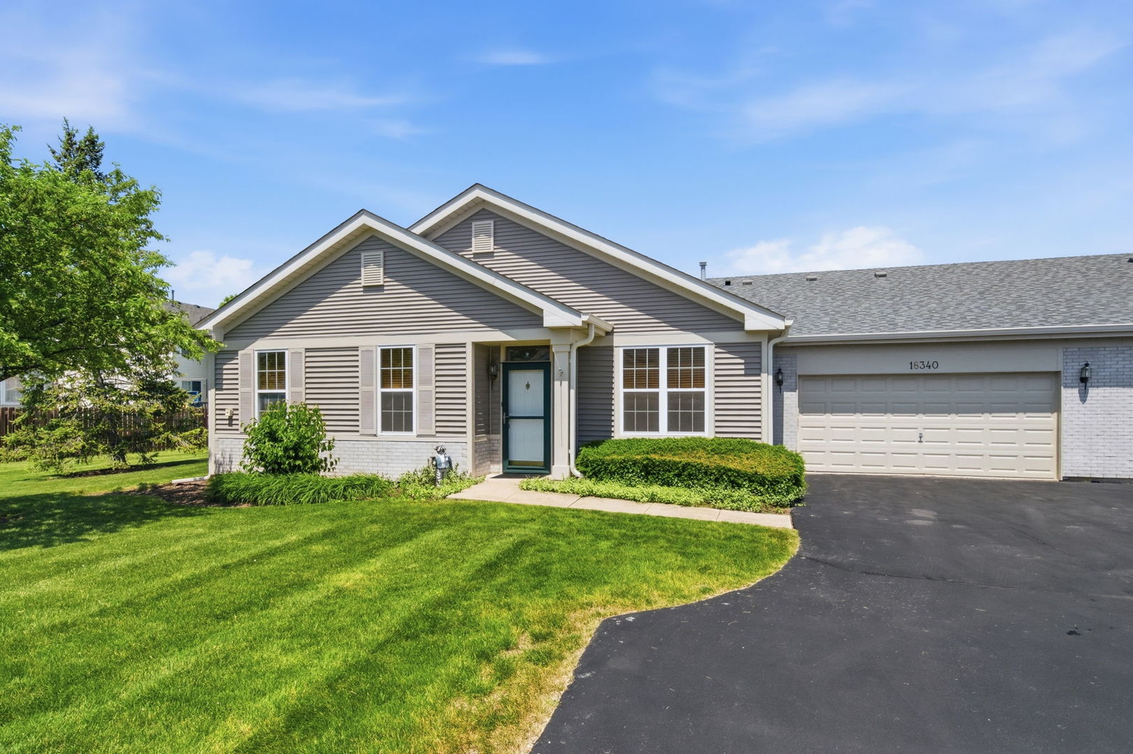 16340 Crescent Lake Drive, Crest Hill, IL 60403