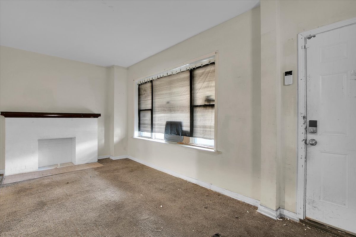 7011 S Calumet Avenue, Chicago, IL 60637