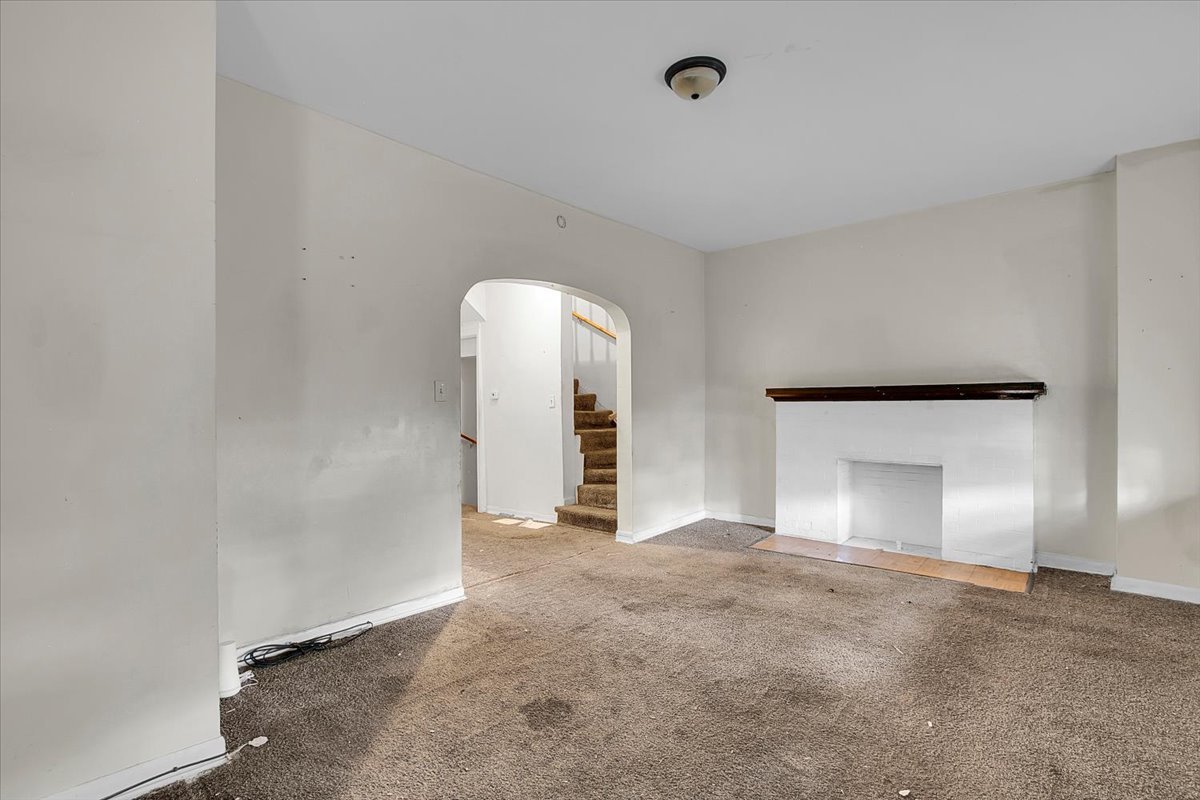 7011 S Calumet Avenue, Chicago, IL 60637