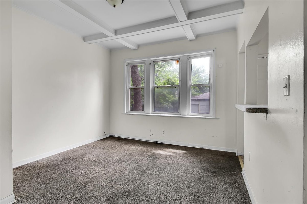 7011 S Calumet Avenue, Chicago, IL 60637