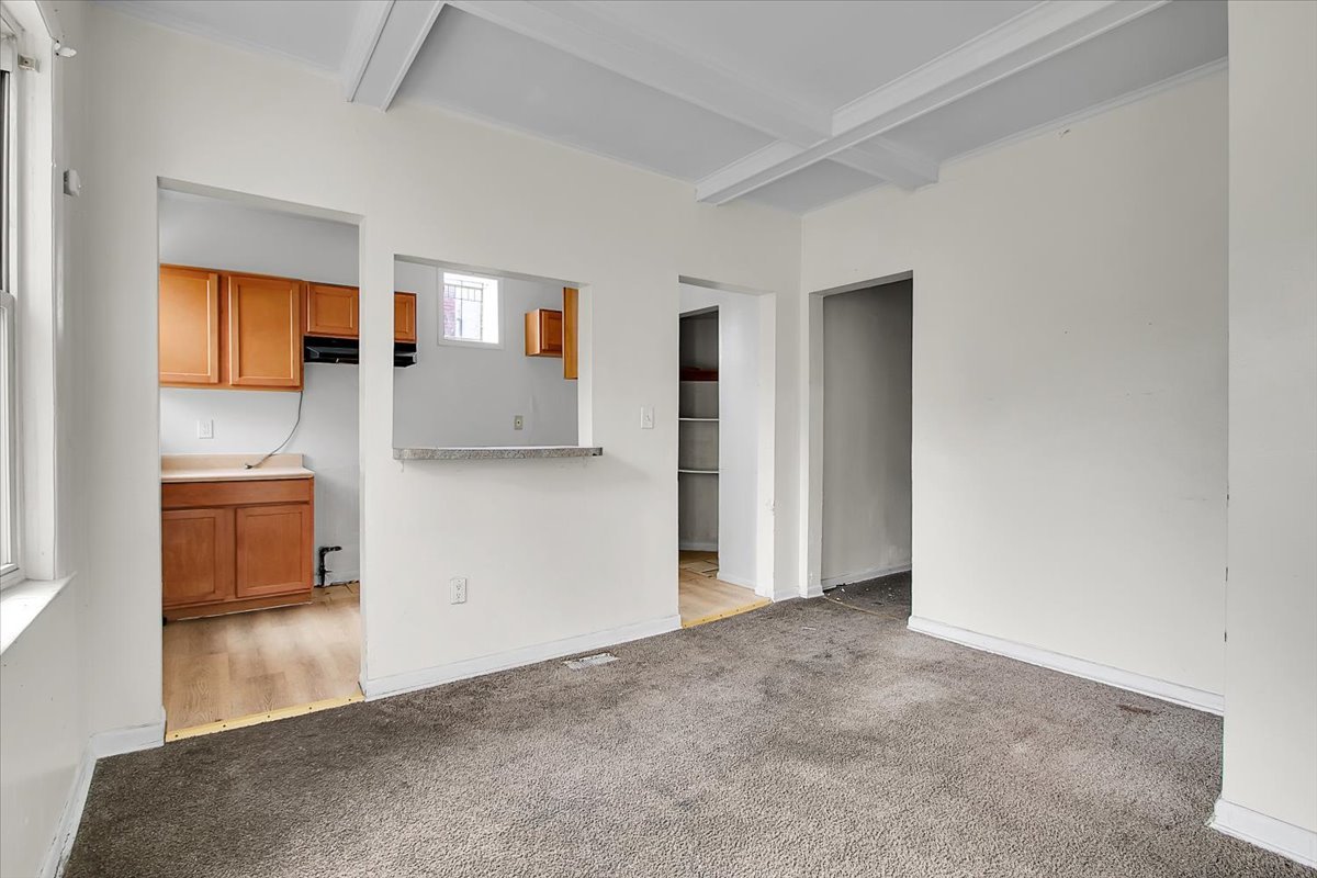 7011 S Calumet Avenue, Chicago, IL 60637