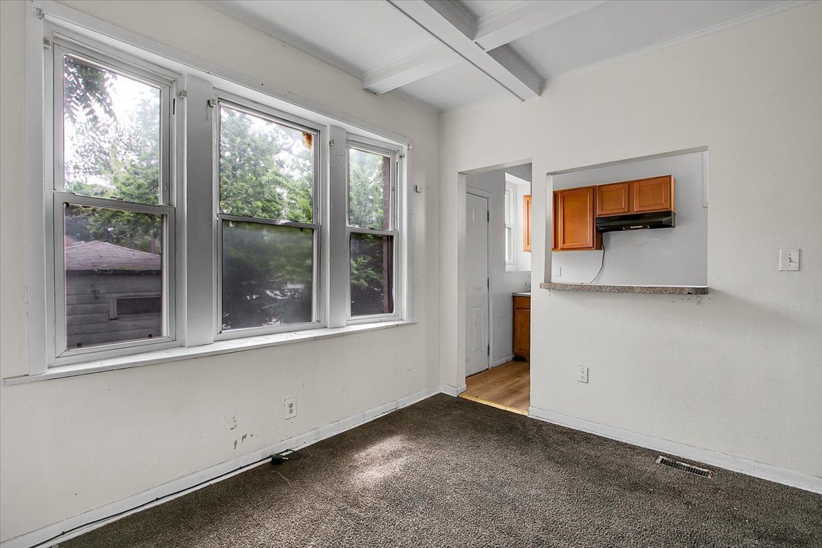 7011 S Calumet Avenue, Chicago, IL 60637