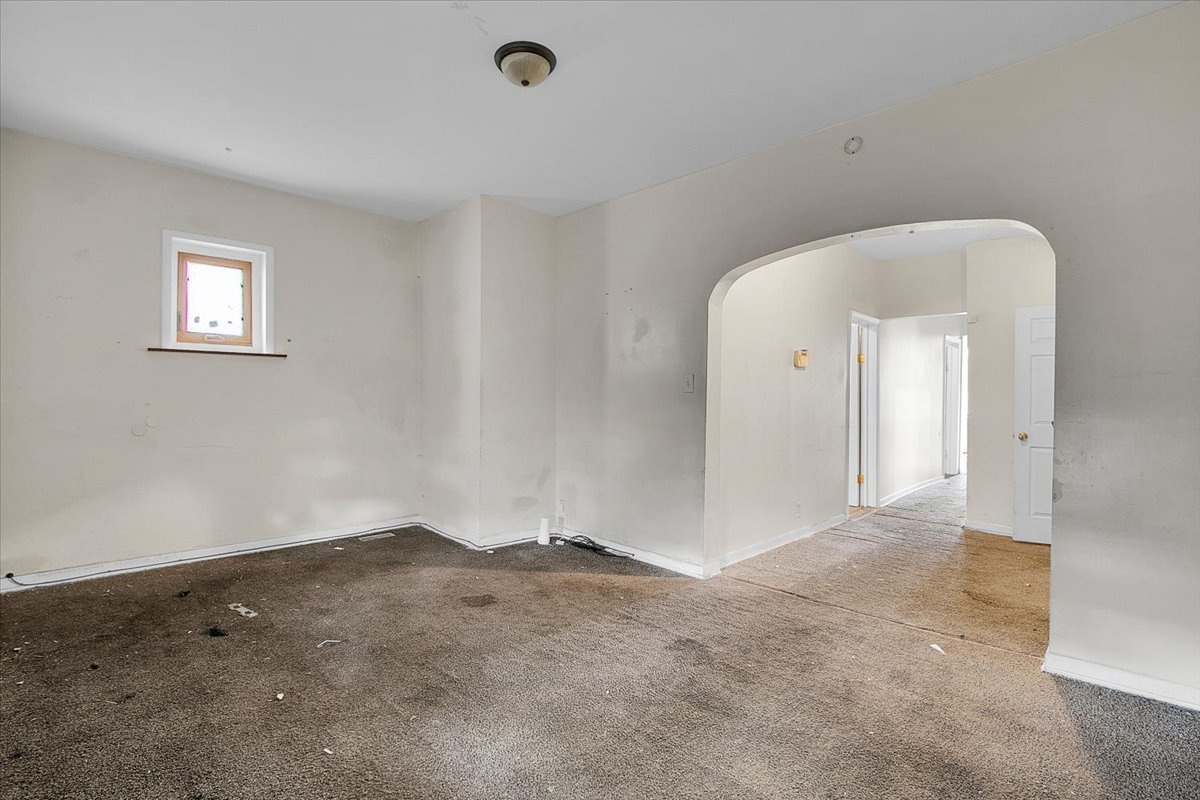 7011 S Calumet Avenue, Chicago, IL 60637