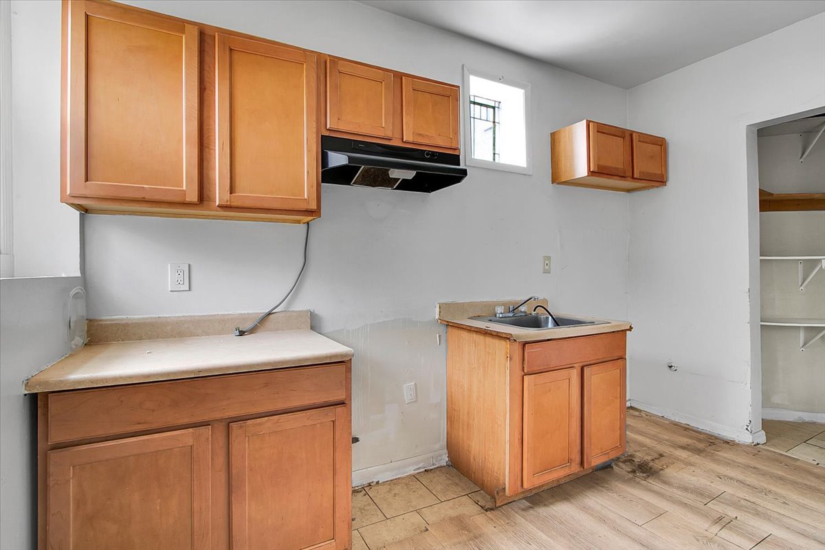 7011 S Calumet Avenue, Chicago, IL 60637