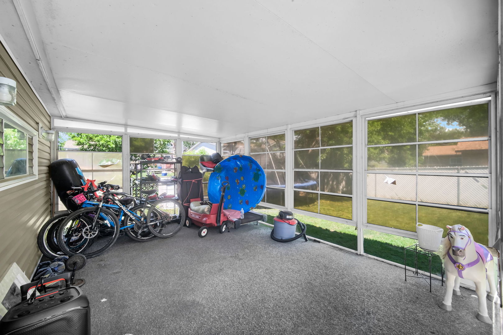 1020 Hahn Place, West Chicago, IL 60185