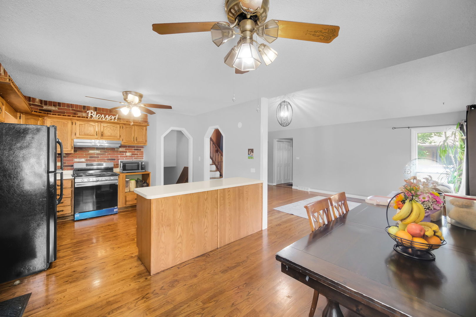 1020 Hahn Place, West Chicago, IL 60185