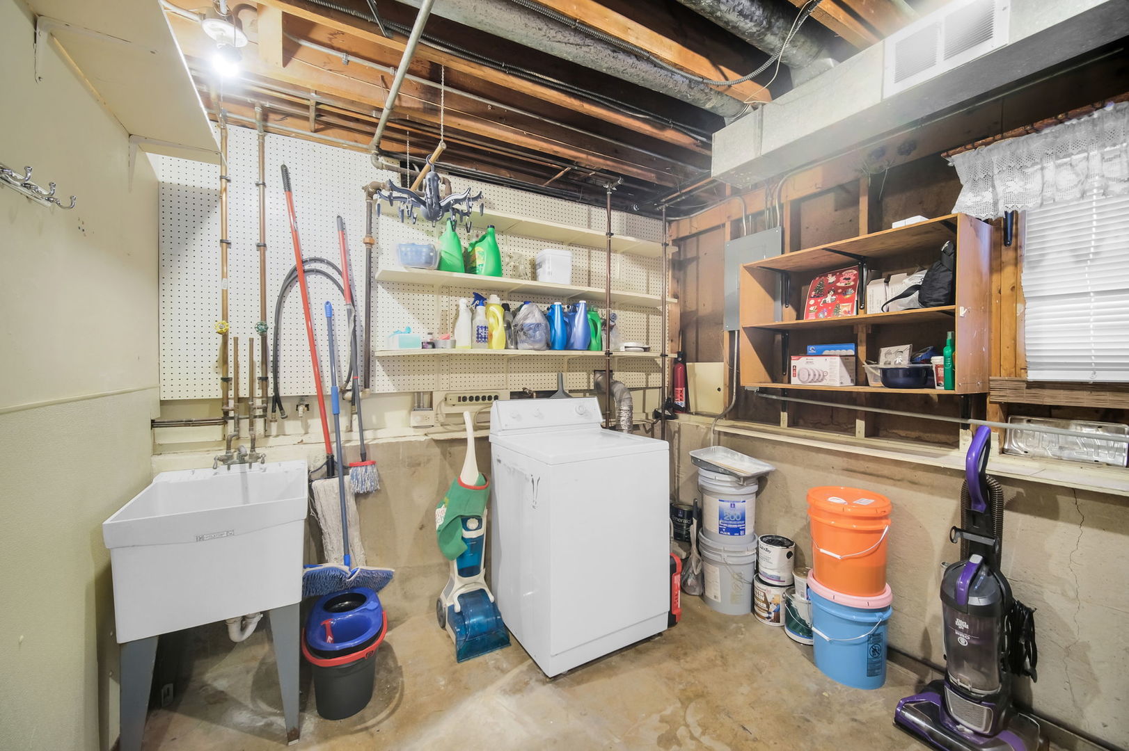 1020 Hahn Place, West Chicago, IL 60185