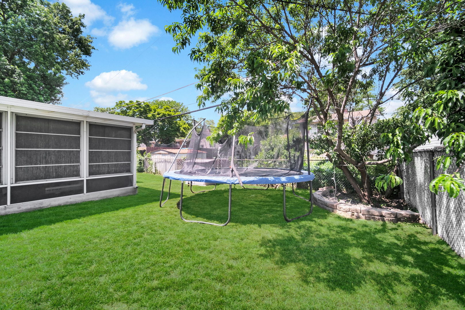 1020 Hahn Place, West Chicago, IL 60185