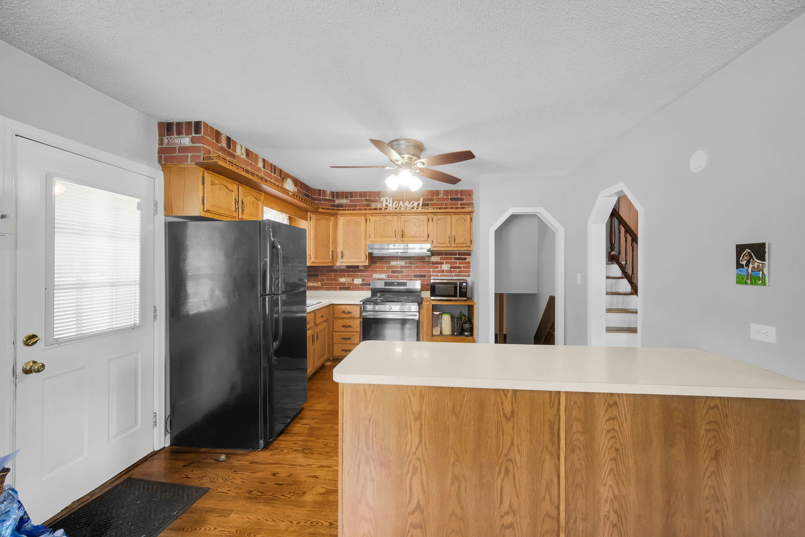 1020 Hahn Place, West Chicago, IL 60185