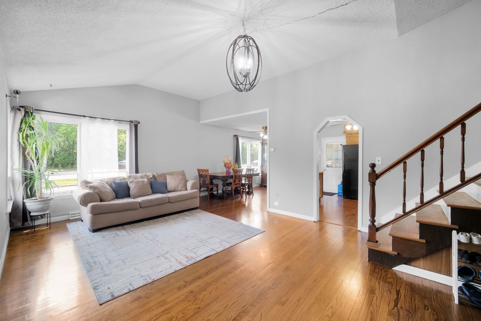 1020 Hahn Place, West Chicago, IL 60185