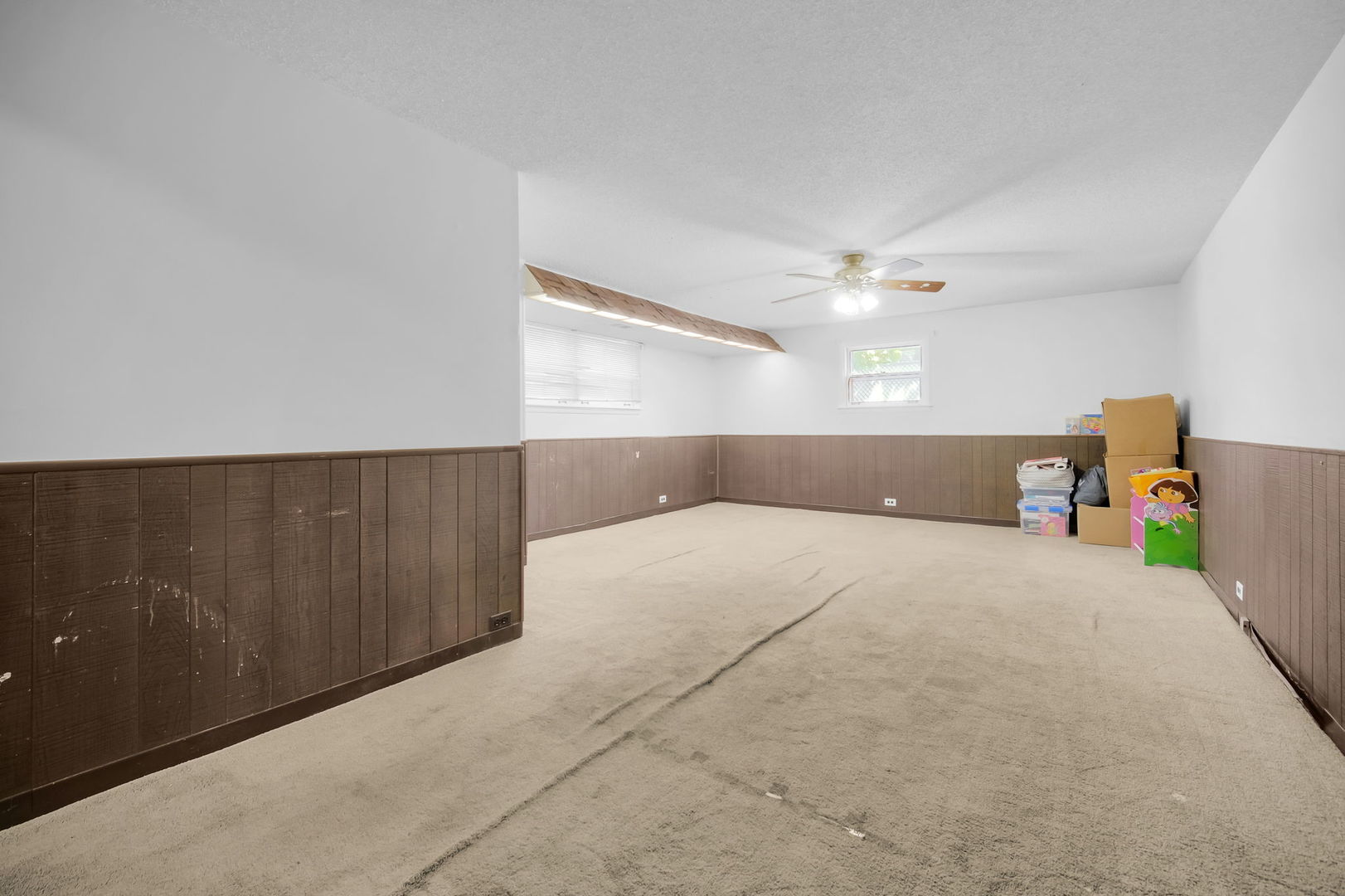 1020 Hahn Place, West Chicago, IL 60185