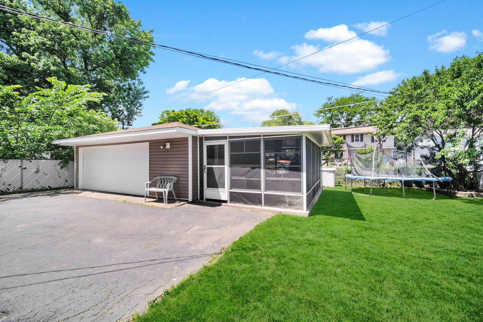1020 Hahn Place, West Chicago, IL 60185