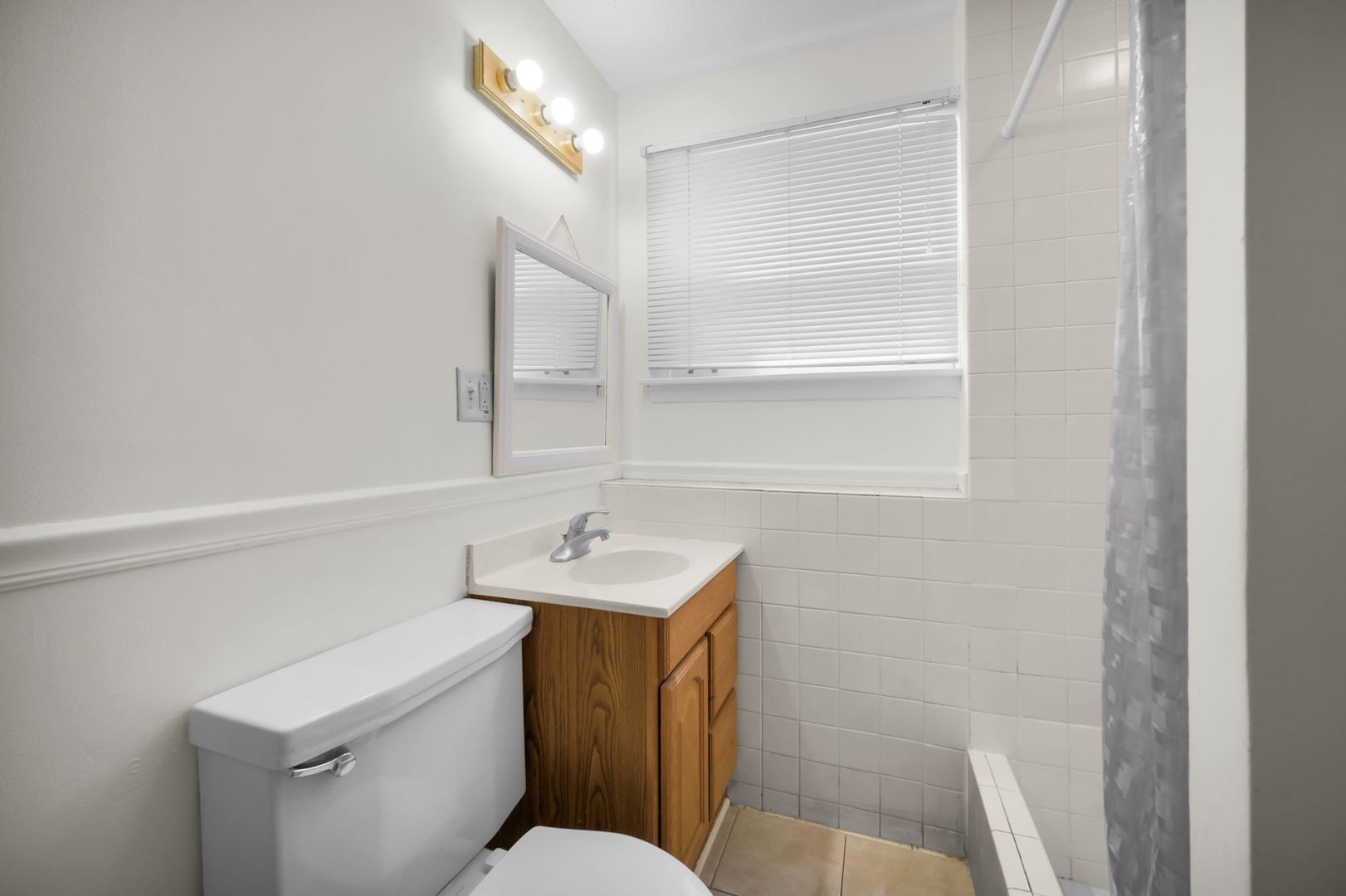 1020 Hahn Place, West Chicago, IL 60185