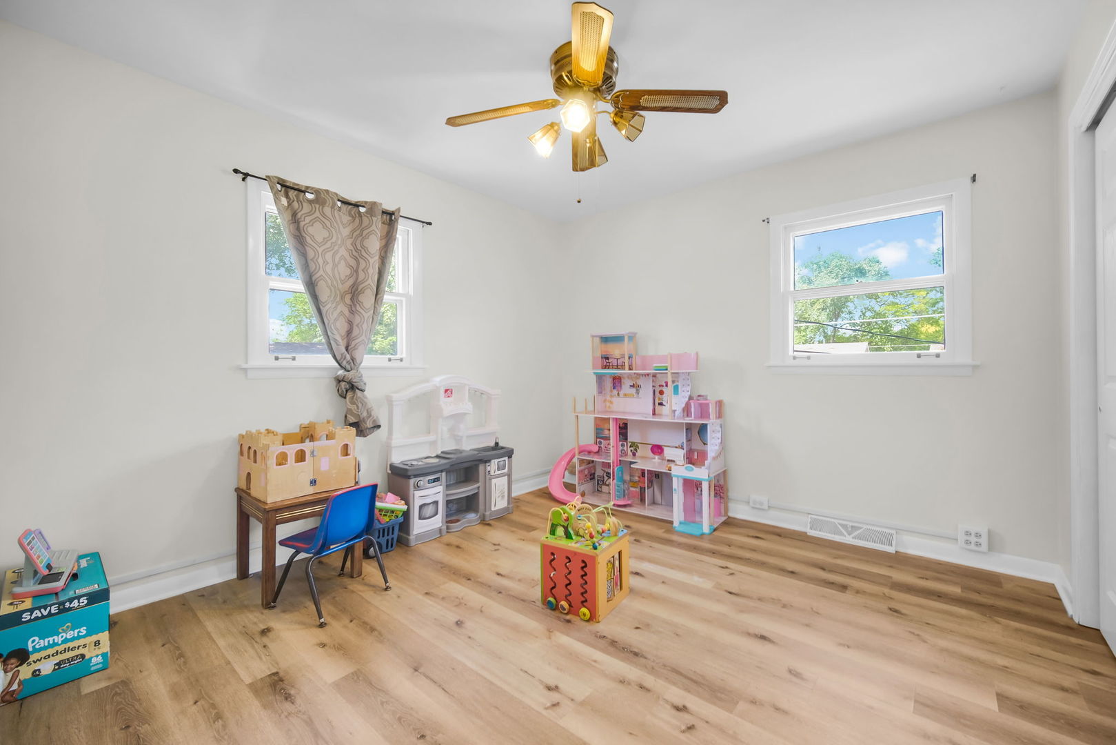 1020 Hahn Place, West Chicago, IL 60185