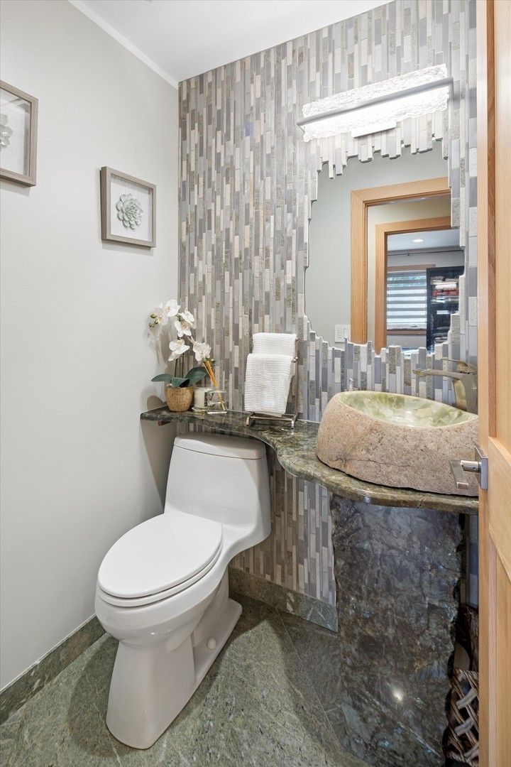 7730 BROOKHAVEN Avenue, Darien, IL 60561