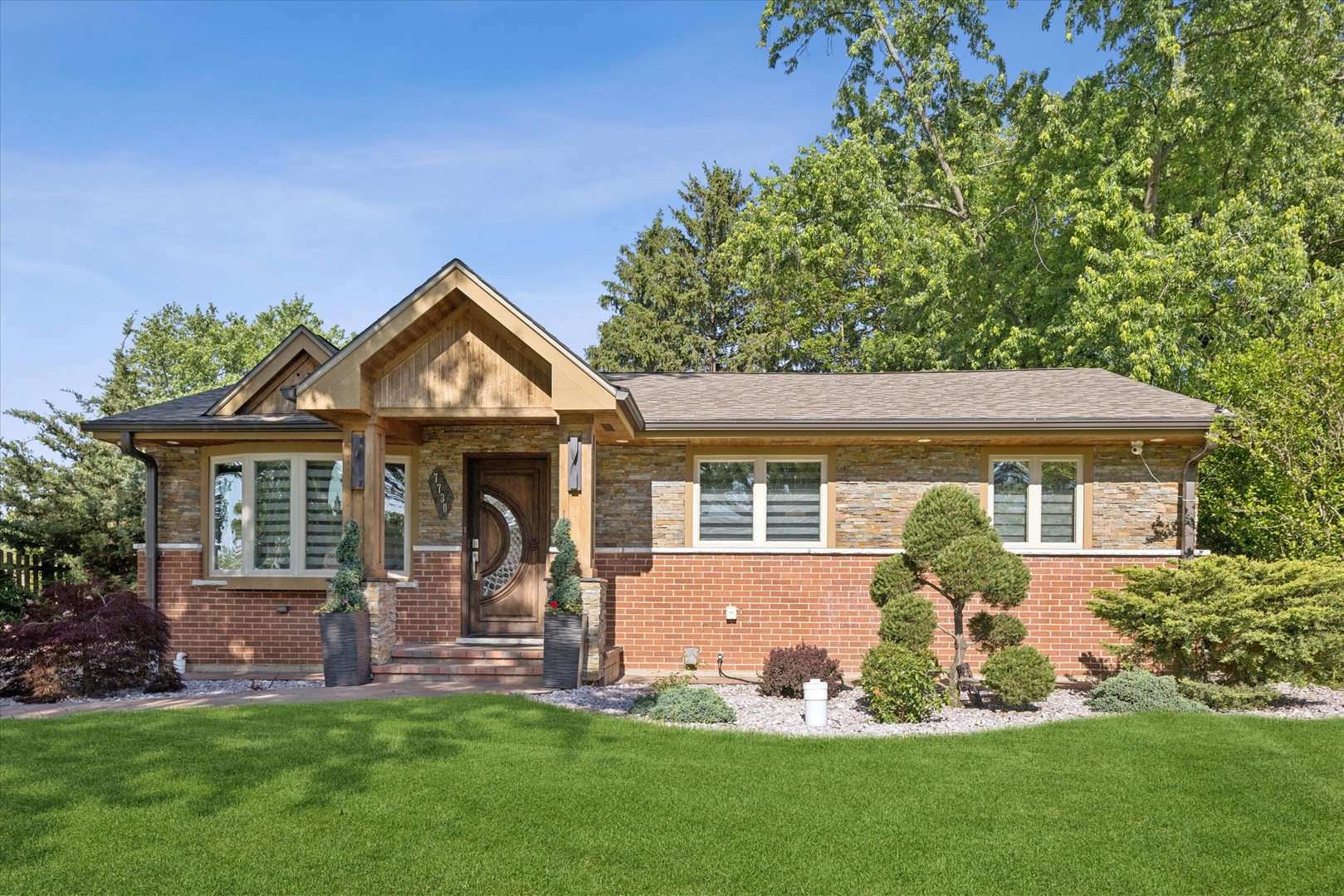 7730 BROOKHAVEN Avenue, Darien, IL 60561