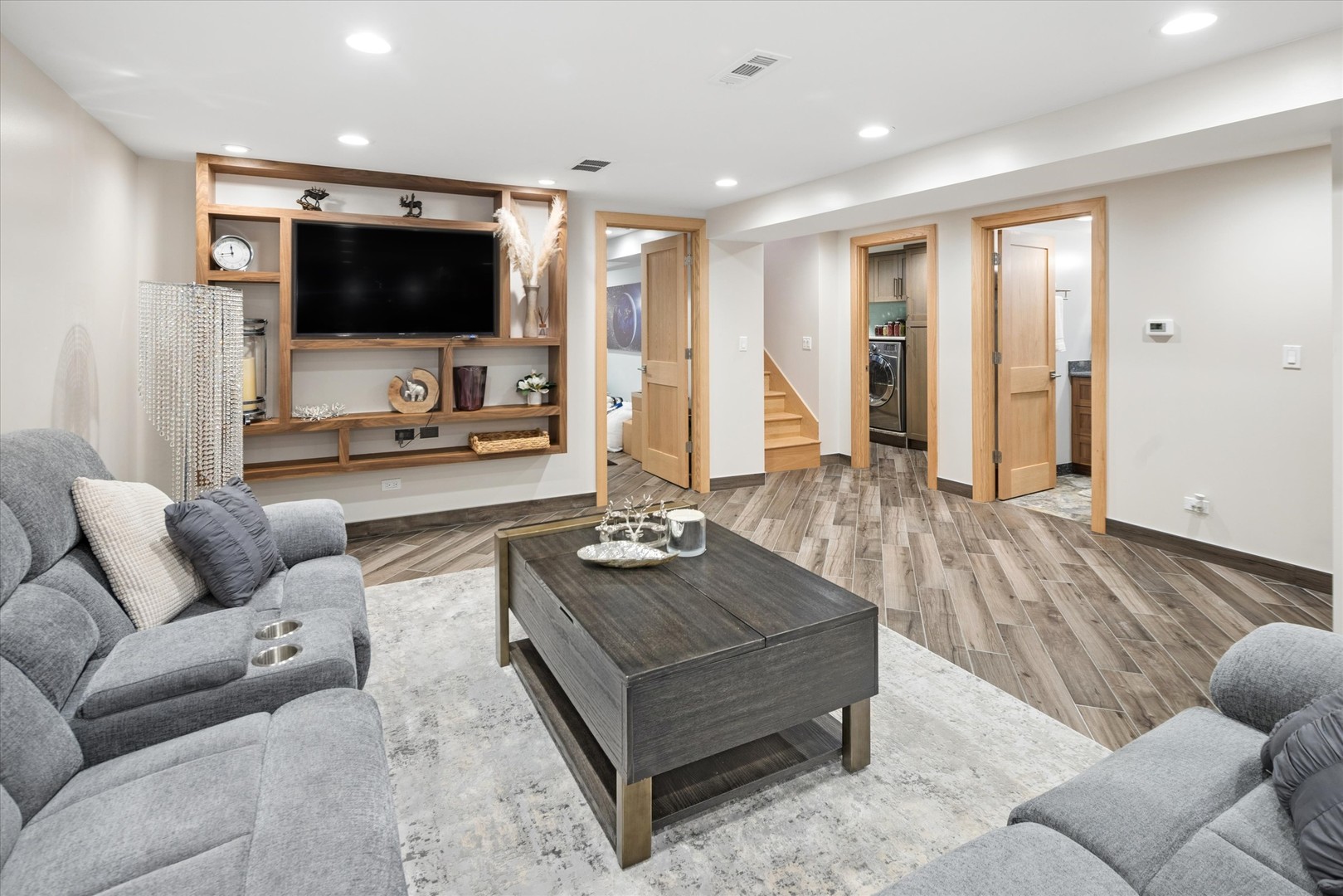 7730 BROOKHAVEN Avenue, Darien, IL 60561
