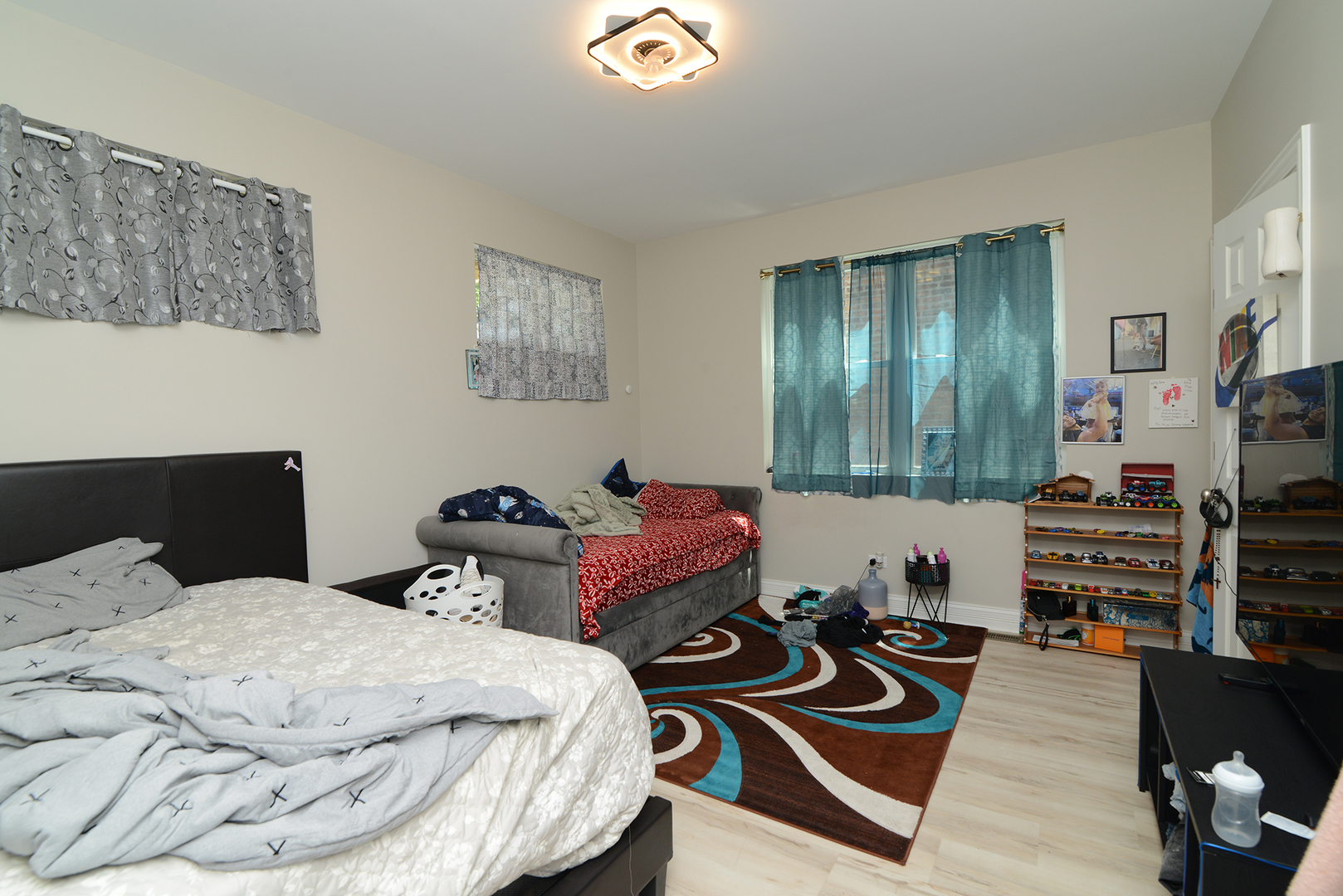 1051 N Springfield Avenue, Chicago, IL 60651
