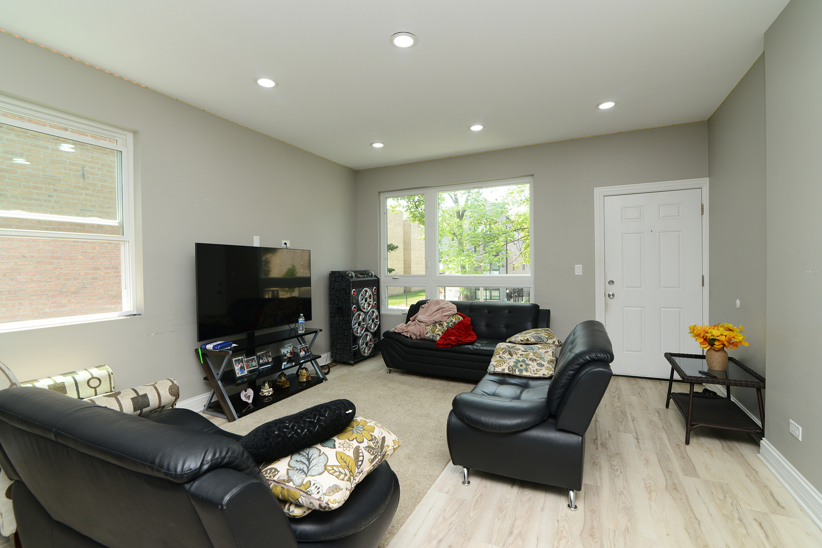 1051 N Springfield Avenue, Chicago, IL 60651