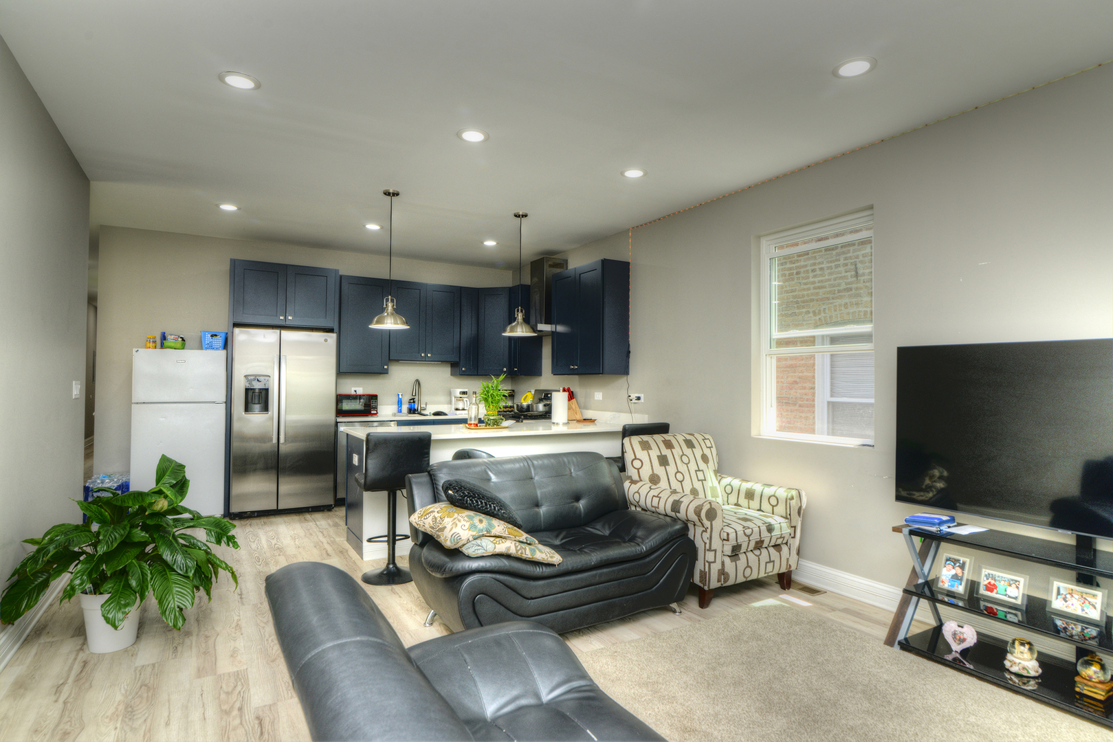 1051 N Springfield Avenue, Chicago, IL 60651