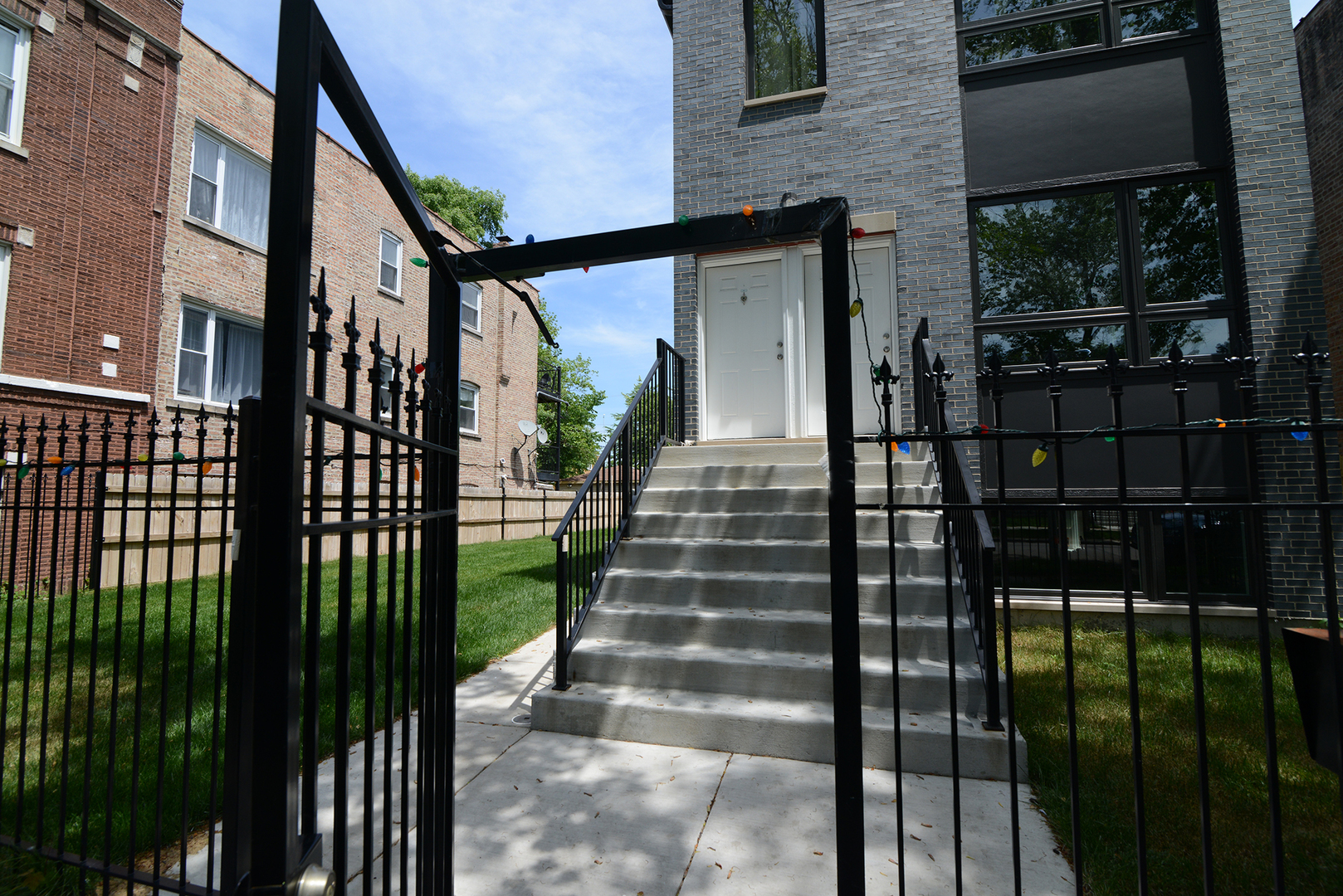 1051 N Springfield Avenue, Chicago, IL 60651