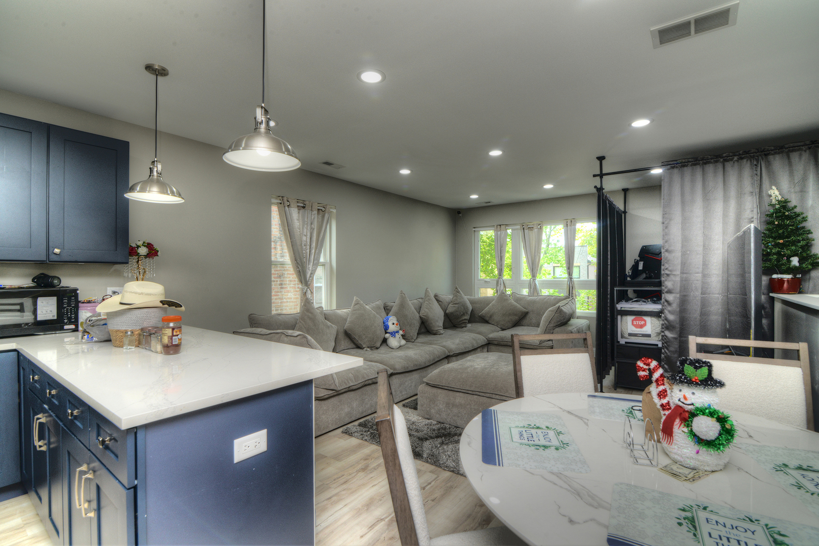 1051 N Springfield Avenue, Chicago, IL 60651