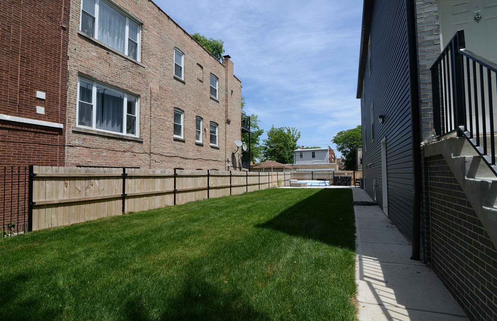 1051 N Springfield Avenue, Chicago, IL 60651