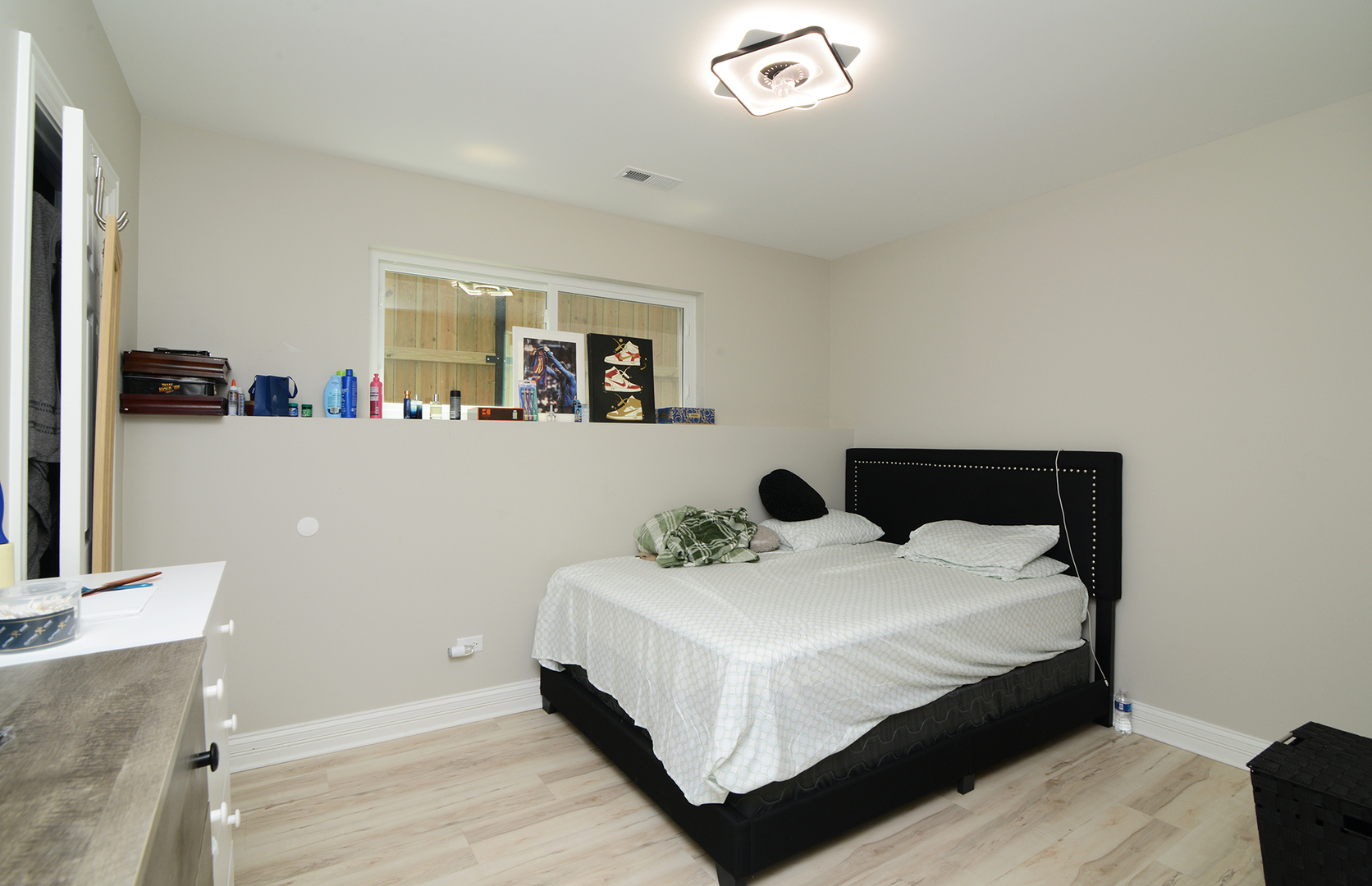 1051 N Springfield Avenue, Chicago, IL 60651