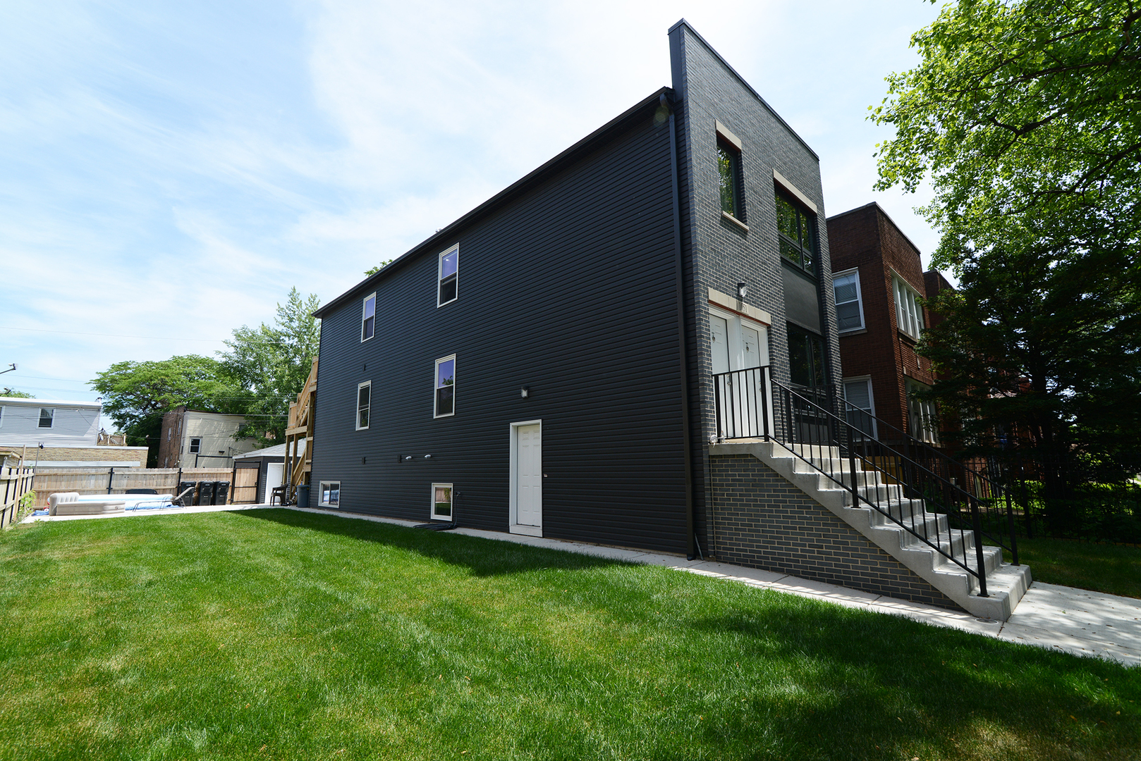 1051 N Springfield Avenue, Chicago, IL 60651